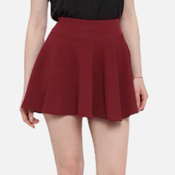 Banana Republic Dresses & Skirts - Banana Republic Skater Mini Skirt - Maroon Size 2P